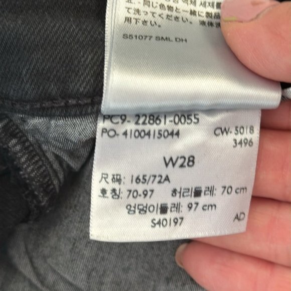 Levi’s Black Distressed Wedgie Straight Leg Jeans Size 28 - Picture 13 of 13